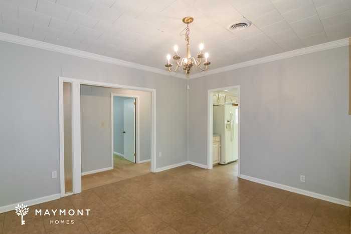 711 Forestdale Dr - Photo 5 of 12