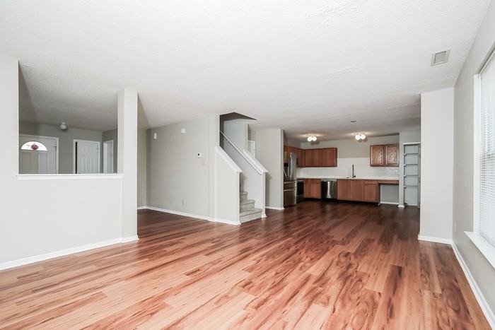 13326 N Swayzee Ct - Photo 2 of 12