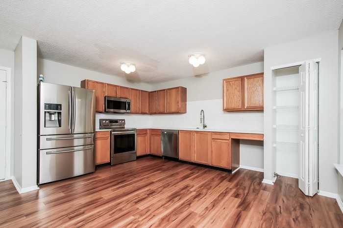 13326 N Swayzee Ct - Photo 4 of 12