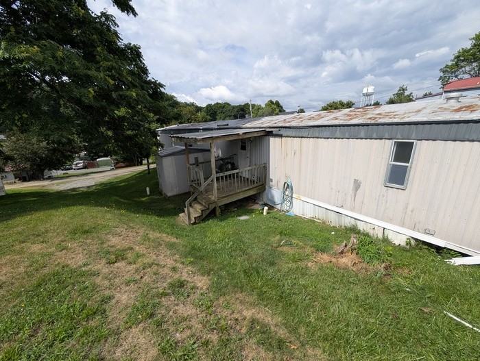 101 Felix Dr - Photo 3 of 17