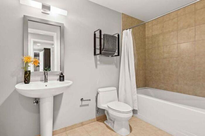 318 Spear St #3B - Photo 7 of 9