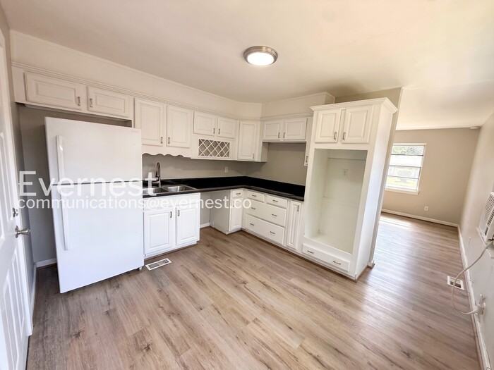 1645 18th Way Sw - Photo 3 of 25