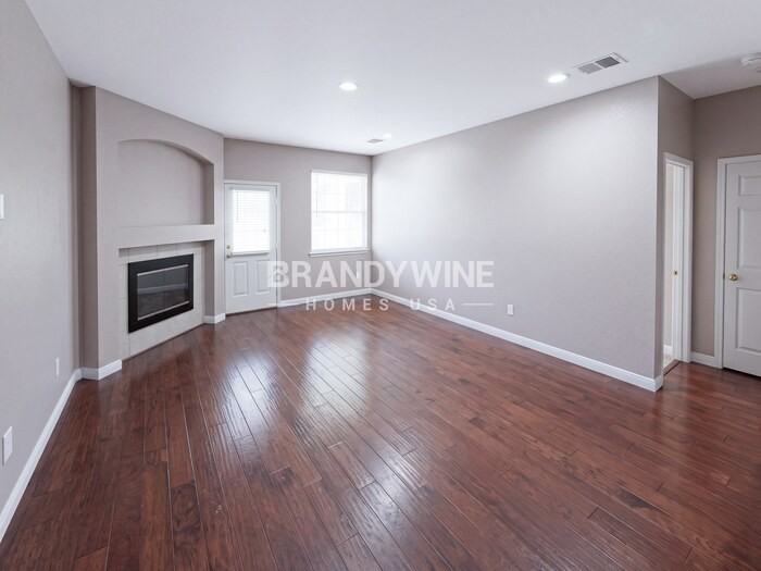 1116 Roundhouse Dr - Photo 4 of 26