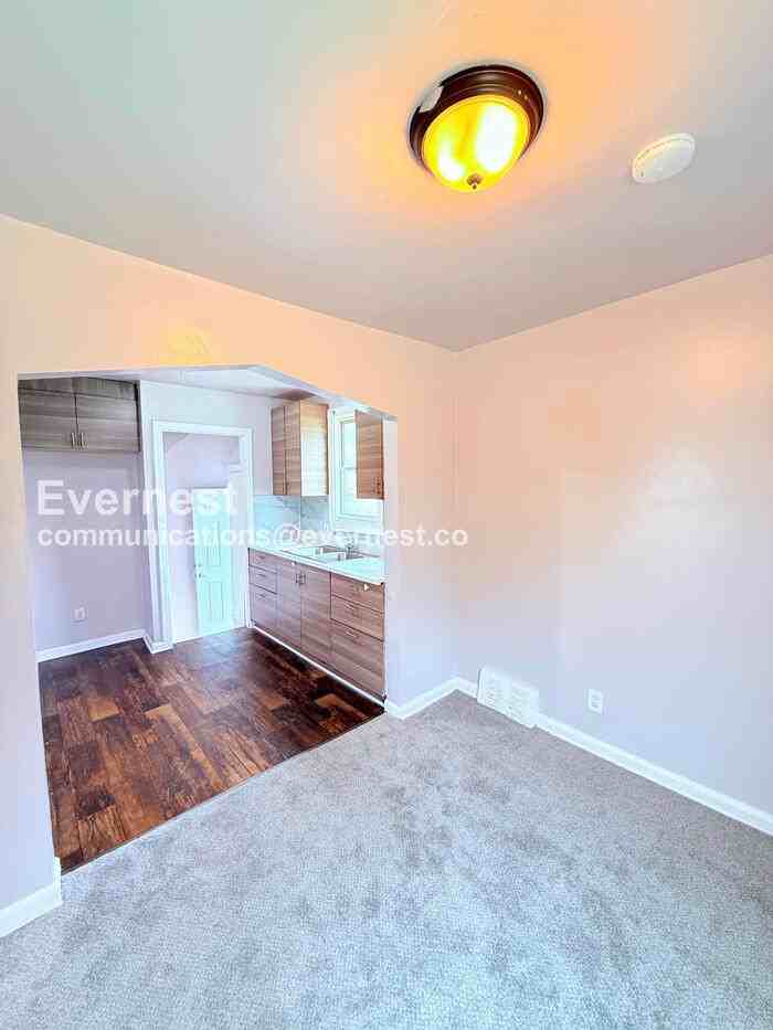 19415 Gable St - Photo 3 of 25