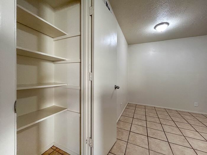 2512 W Hickory St #2 - Photo 7 of 14