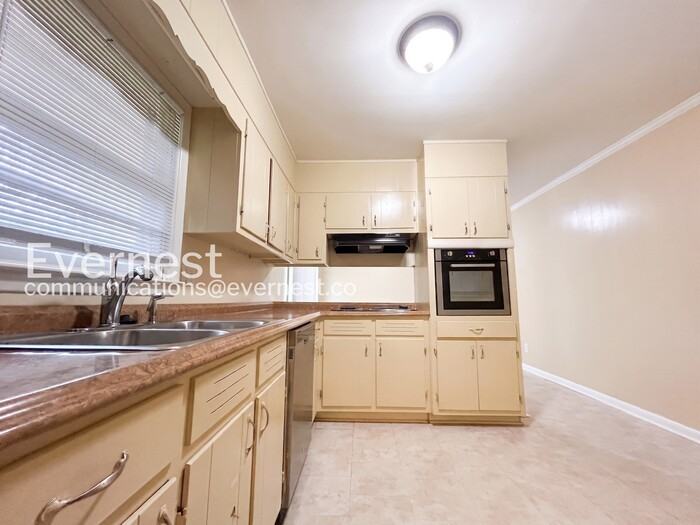 3460 Estes Dr - Photo 4 of 18