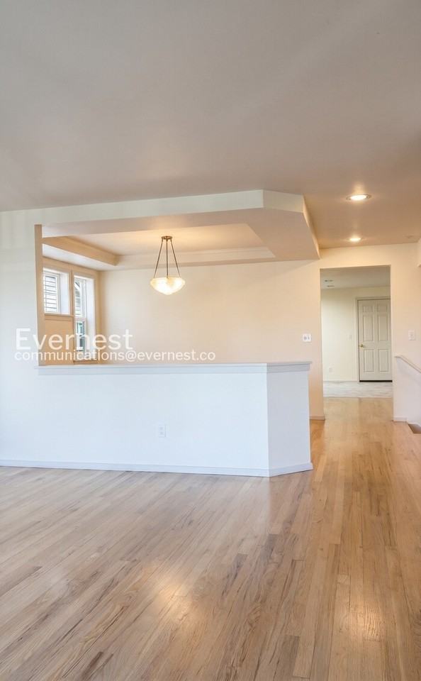 1930 4th Ave W - Photo 5 of 22