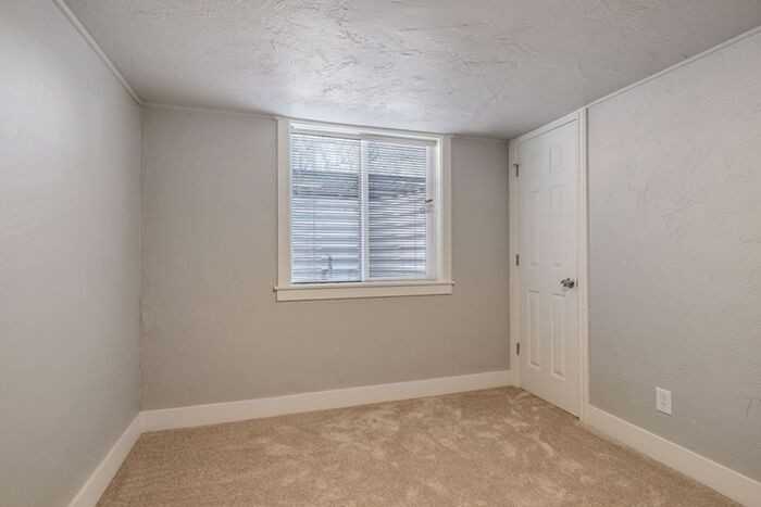 1161 Glenrose Cir #1163 - Photo 3 of 16