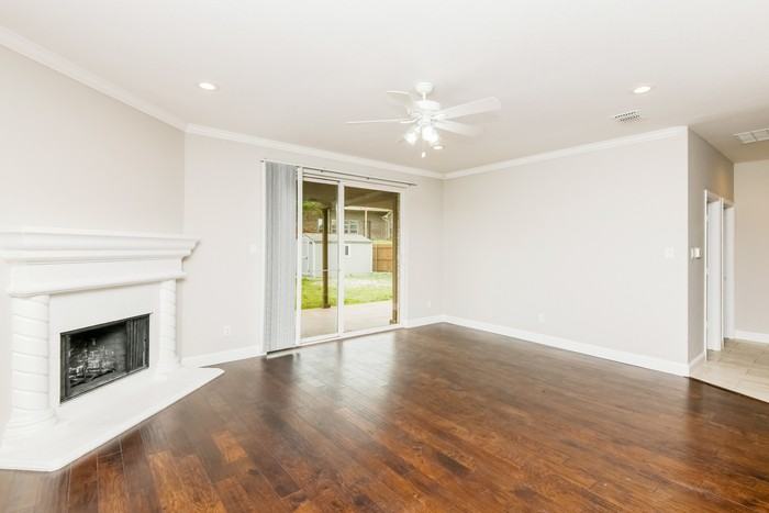 1658 Stetson Dr - Photo 5 of 22