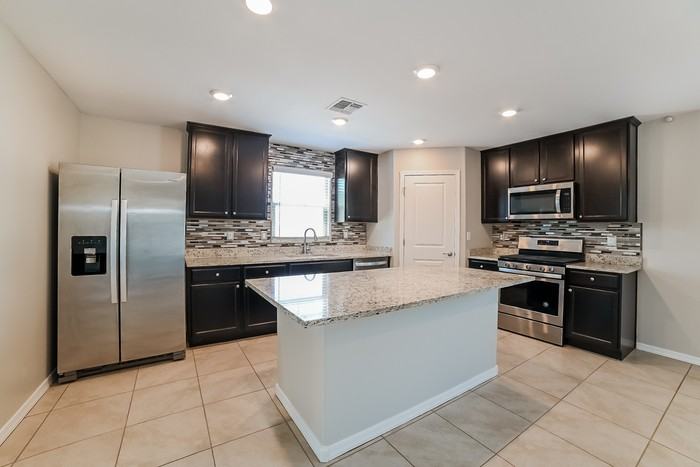 8126 W Agora Ln - Photo 6 of 22