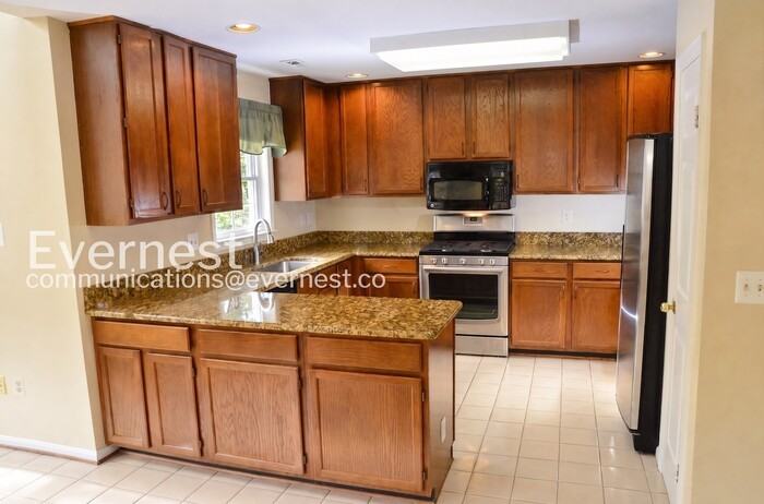 5121 Winding Woods Dr - Photo 2 of 14