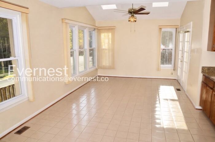 5121 Winding Woods Dr - Photo 3 of 14