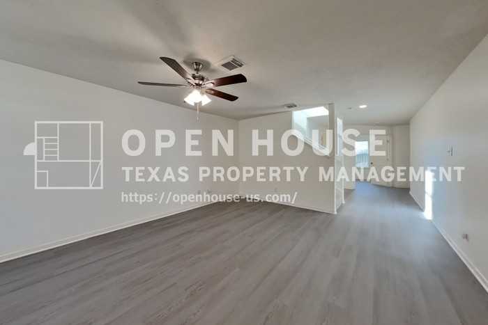 5018 Woodland Meadows Ln - Photo 4 of 21