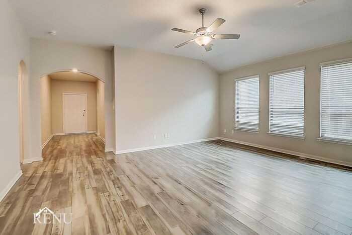 1940 Hialeah Dr - Photo 6 of 17