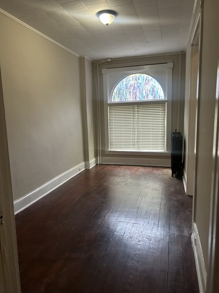 2799 Parkwood Ave - Photo 2 of 5