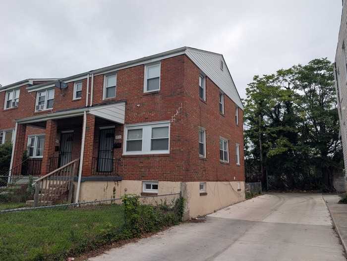 3999 Eierman Ave - Photo 3 of 20