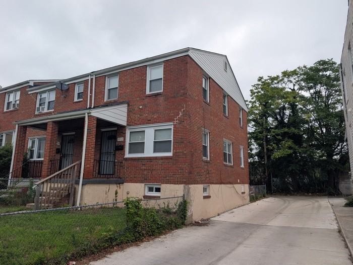 3999 Eierman Ave - Photo 4 of 20