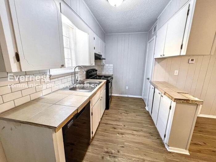 8917 Tanya Dr #B - Photo 2 of 20