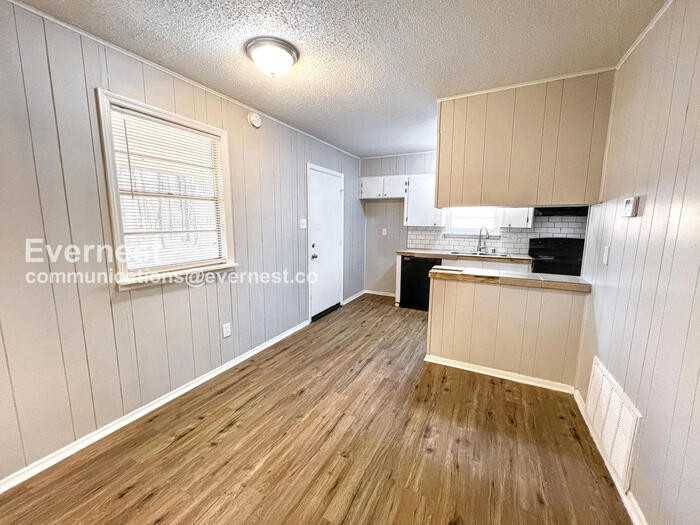 8917 Tanya Dr #B - Photo 3 of 20