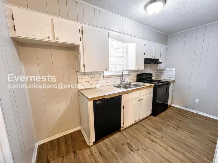 8917 Tanya Dr #B - Photo 4 of 20