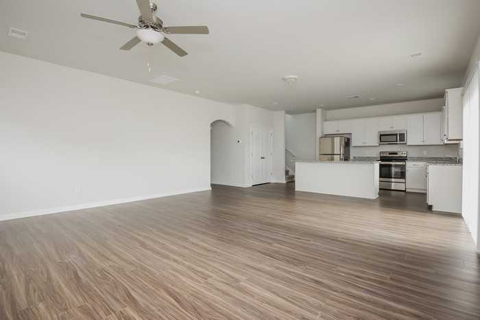 111 Percheron Dr - Photo 5 of 12