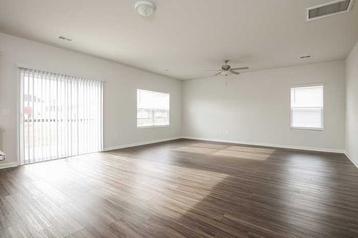 111 Percheron Dr - Photo 6 of 12