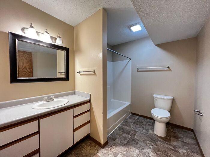 1632 5th St #02 - Photo 5 of 12
