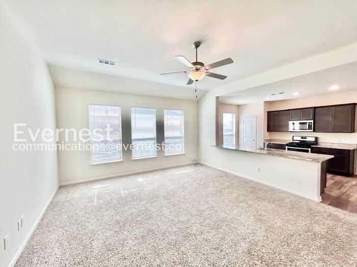 416 Micah Ln - Photo 4 of 27