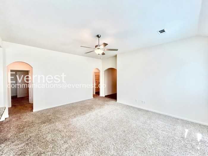 416 Micah Ln - Photo 5 of 27