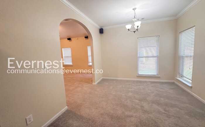 273 Oxmoor Pl - Photo 7 of 26