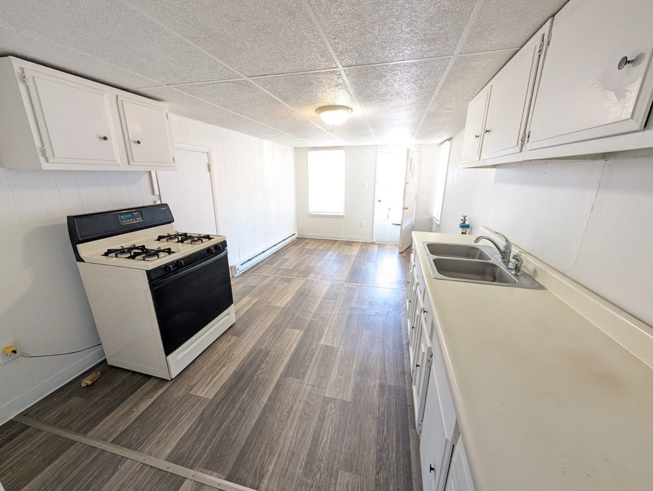 174 E Railroad St #B - Photo 6 of 9