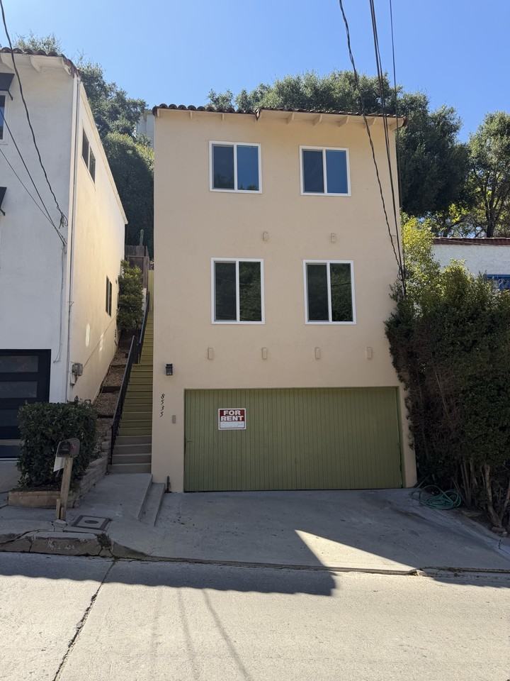 8535 Lookout Mountain Ave #NA - Photo 7 of 49