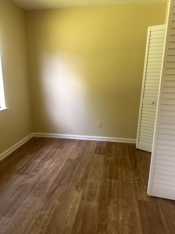 3049 Cross Creek Dr #NA - Photo 2 of 8