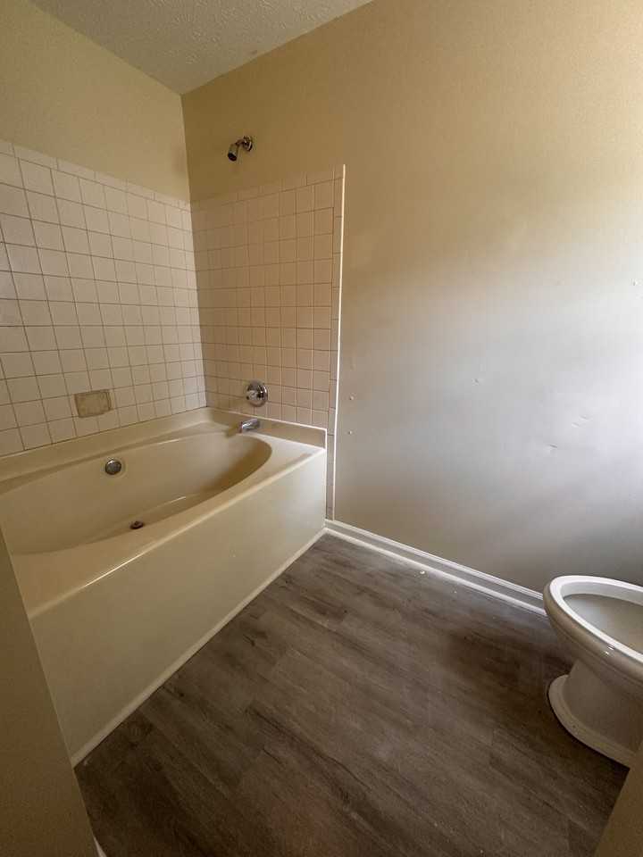 3049 Cross Creek Dr #NA - Photo 7 of 8