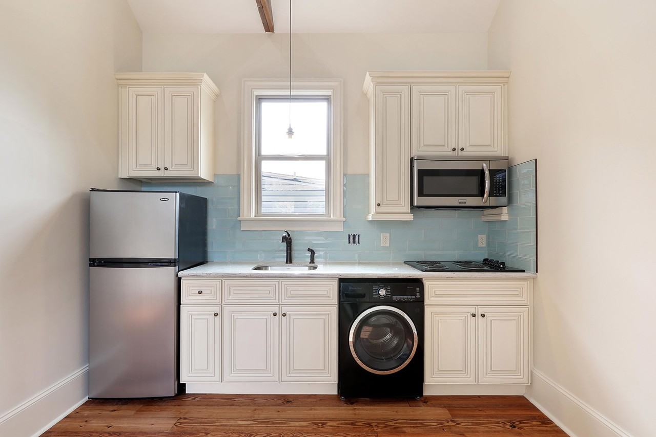 1820 Laharpe St #B - Photo 4 of 5
