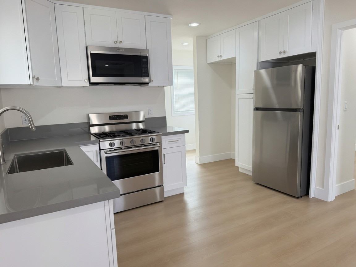820 Aragon Ave #824 - Photo 5 of 15