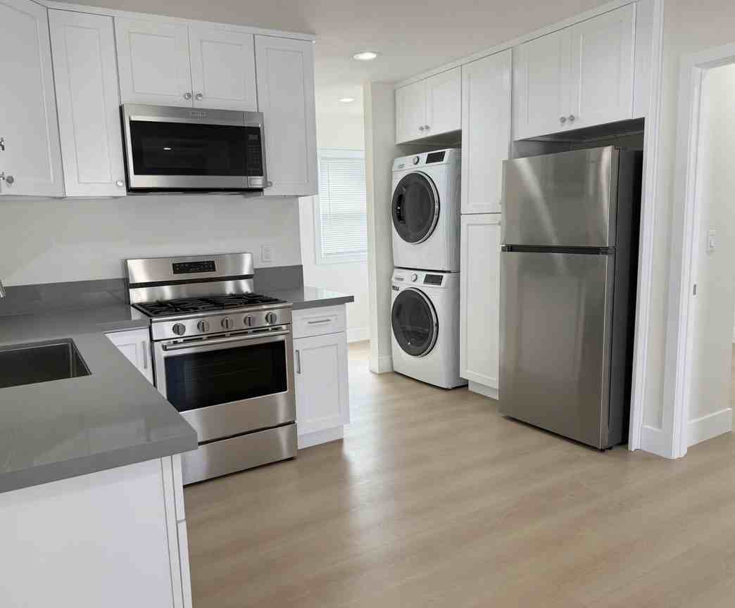 820 Aragon Ave #824 - Photo 6 of 15