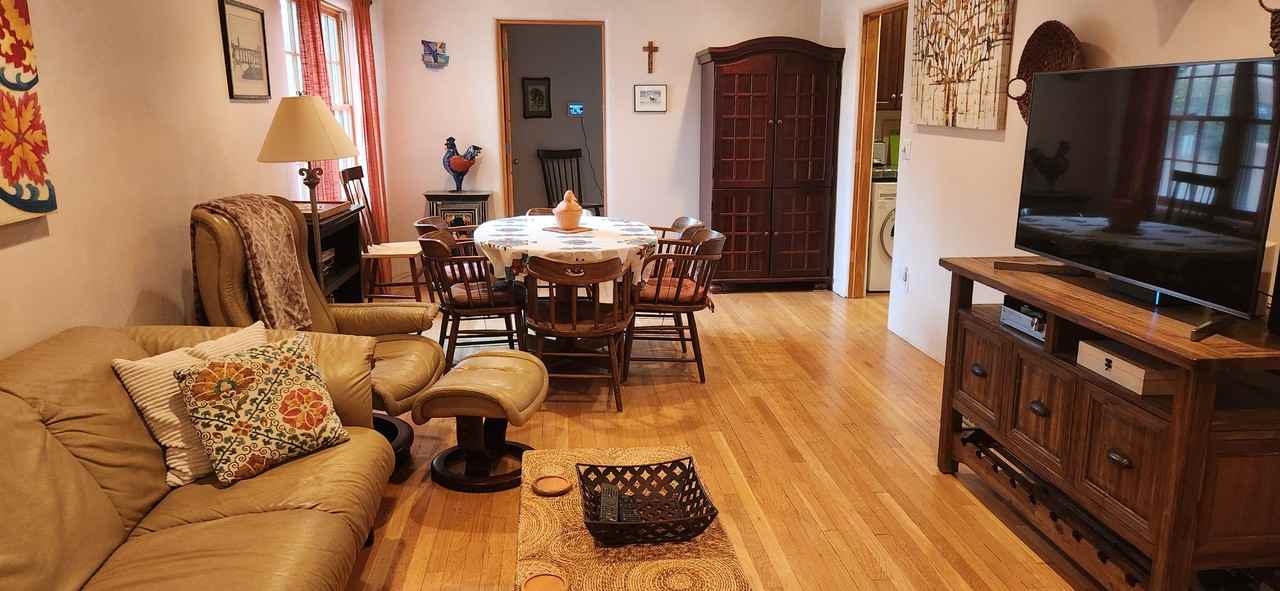 341 Bishops Lodge Rd - Photo 4 of 19