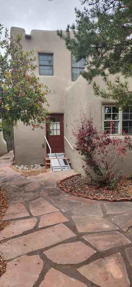 341 Bishops Lodge Rd - Photo 7 of 19
