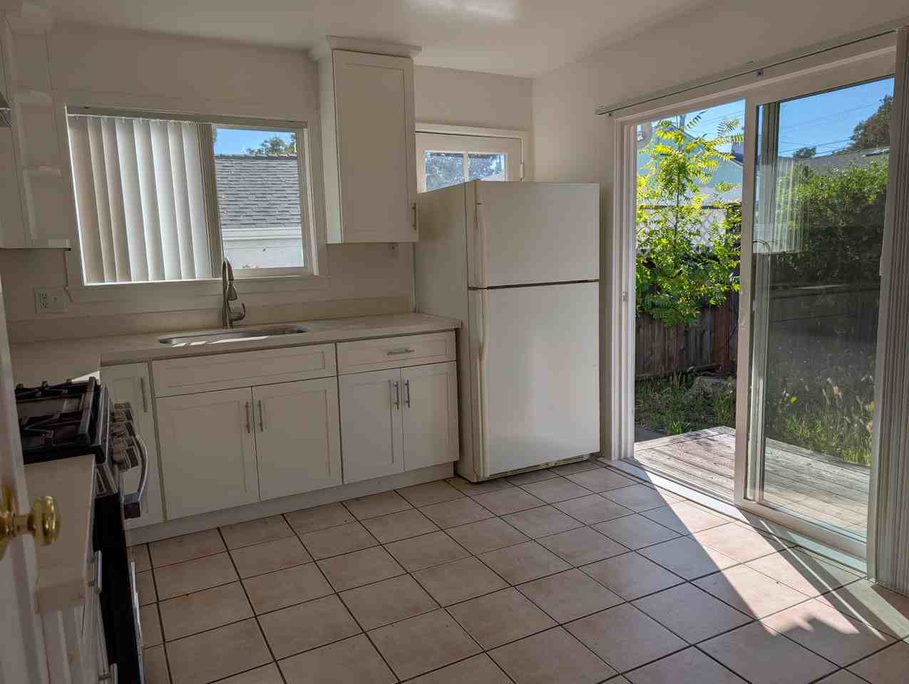 411 S E St #411 - Photo 3 of 18