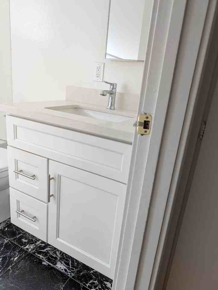 411 S E St #411 - Photo 7 of 18