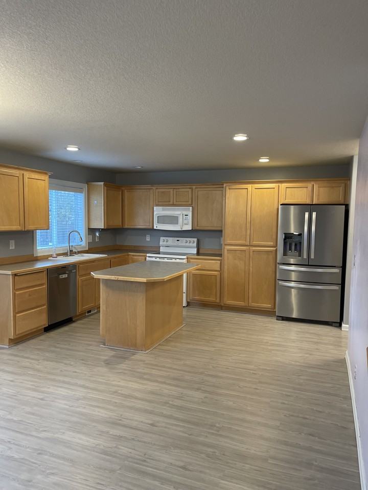 2215 Ne 107th St #NA - Photo 6 of 16