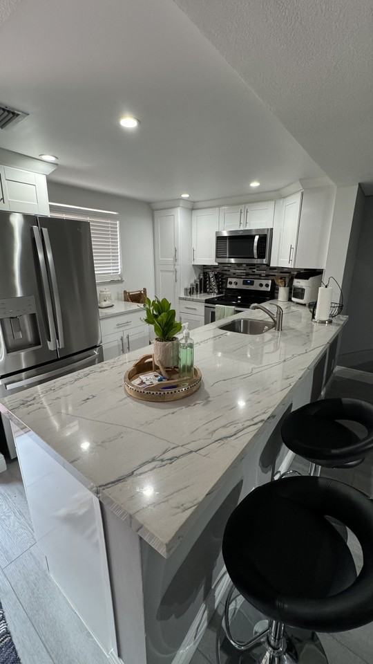 5160 Las Verdes Cir #305 - Photo 2 of 20