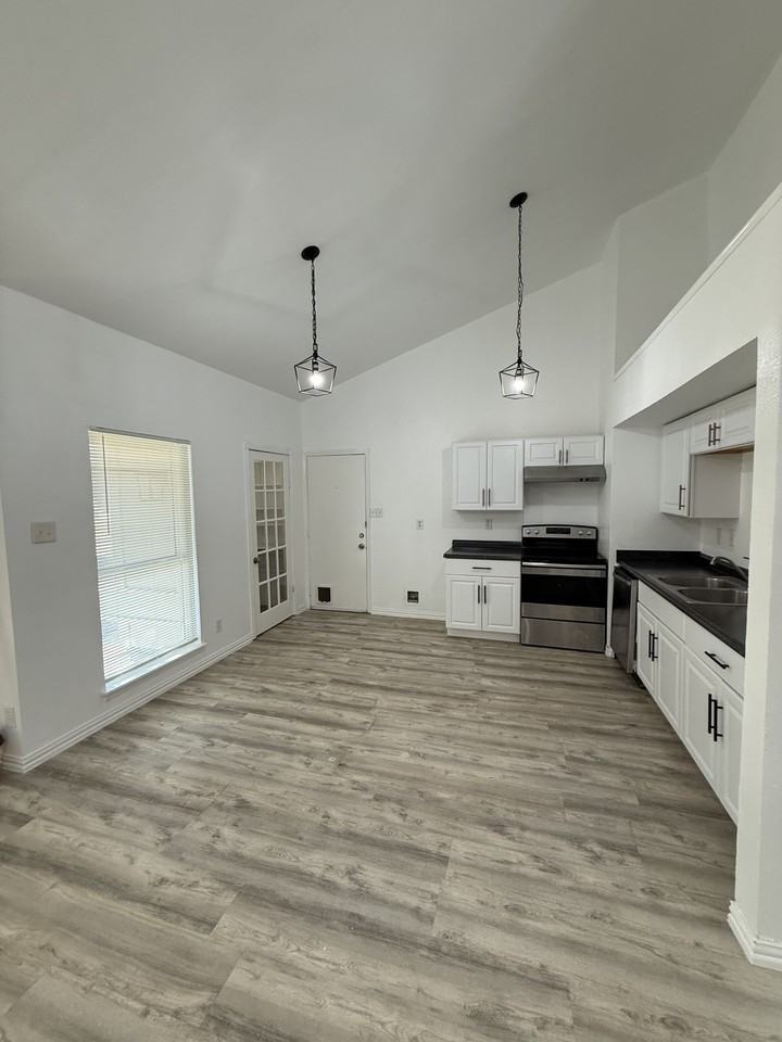 125 London Ln #NA - Photo 6 of 17