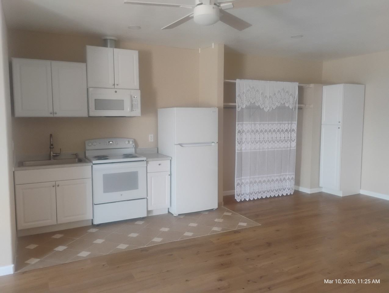 118 W Clausen Rd #B - Photo 4 of 6