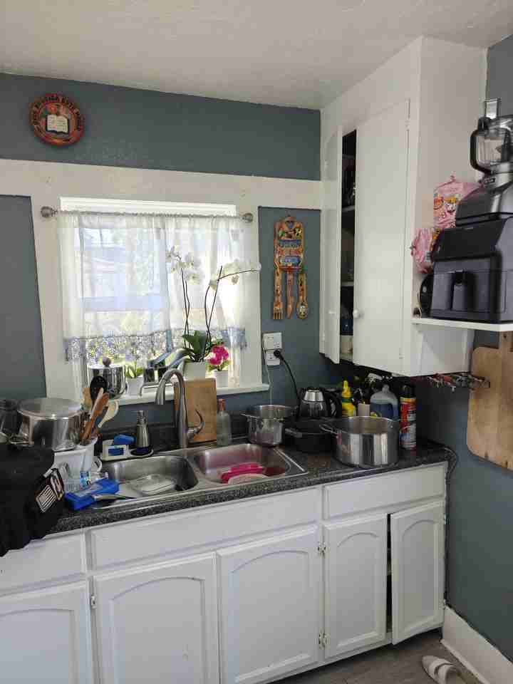 809 W 62nd Pl - Photo 5 of 20