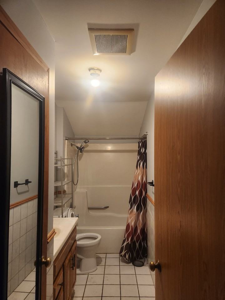 3311 Sheridan Ave N - Photo 3 of 10