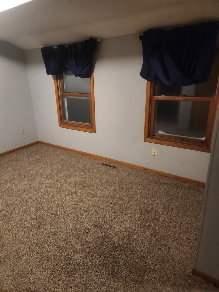 3311 Sheridan Ave N - Photo 4 of 10