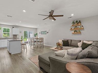 142 Villa Grande St #C - Photo 5 of 35