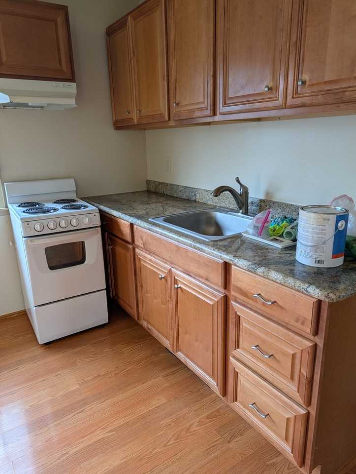 3104 Everett Cir - Photo 2 of 5